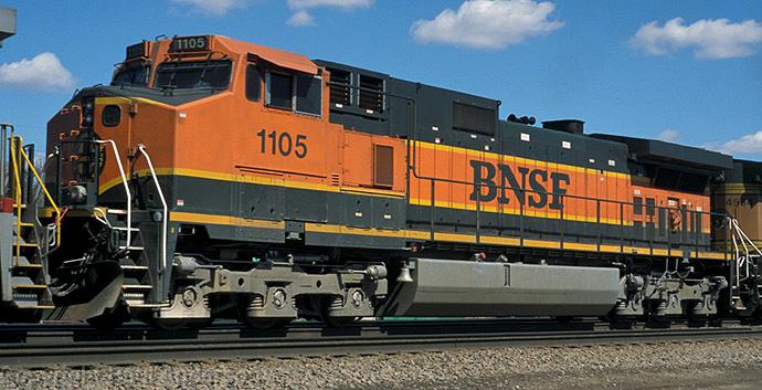 BNSF 1105 C44 9W.jpg